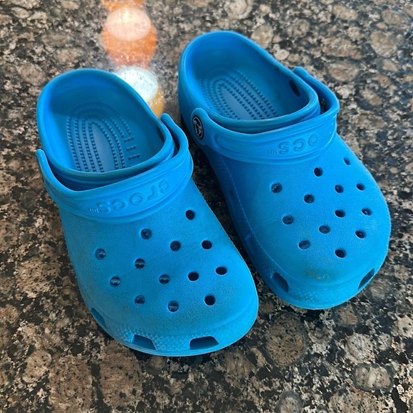 CROCS Other - Crocs Classic Cayman Clog in blue Waterproof unisex size J1